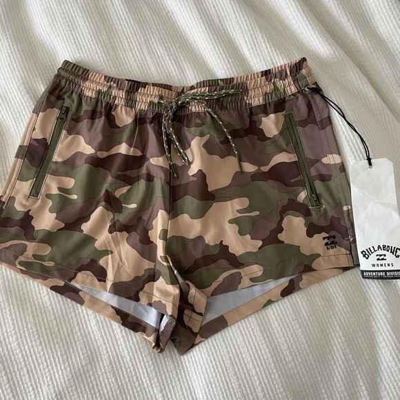 Billabong Adventure Division Camo Shorts - Picture 1 of 3